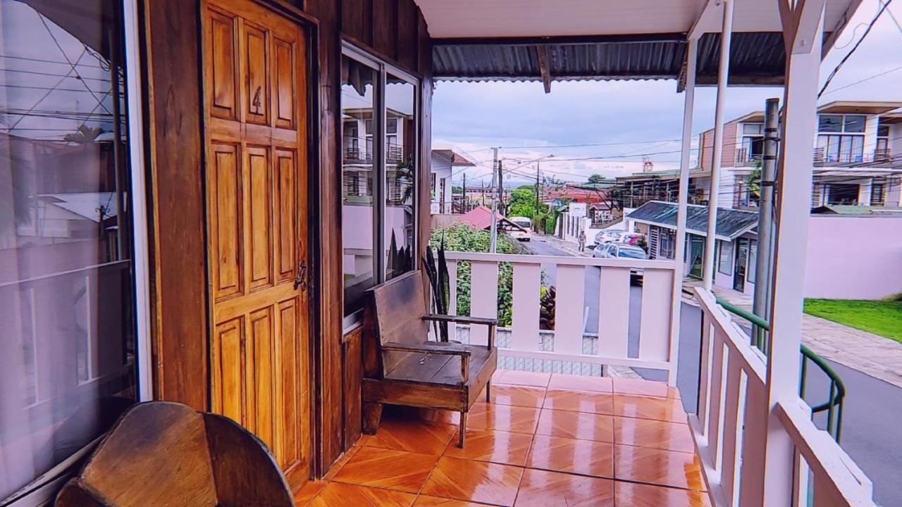 Hostel Alpha Arenal La Fortuna Exterior foto